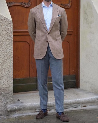 Tan Houndstooth Blazer Outfits For Men: Teaming a tan houndstooth blazer and light blue dress pants is a fail-safe way to inject personality into your day-to-day styling rotation. A pair of dark brown suede tassel loafers complements this outfit quite nicely.