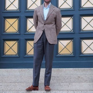 Brown Houndstooth Blazer Outfits For Men: Make a stylish entrance anywhere you go in a brown houndstooth blazer and navy dress pants. If you're clueless about how to finish off, a pair of tobacco suede tassel loafers is a surefire option.