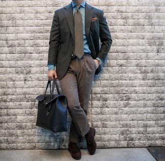 Dark Brown Print Pocket Square Outfits: Show off your skills in men's fashion by wearing this city casual combination of a charcoal houndstooth blazer and a dark brown print pocket square. Want to go all out with footwear? Add a pair of dark brown suede oxford shoes to your look.