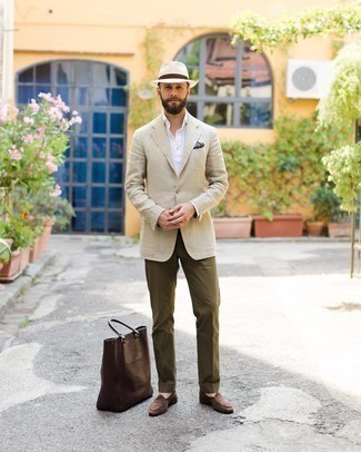 Beige Linen Blazer Outfits For Men: This sophisticated pairing of a beige linen blazer and olive dress pants is truly a statement-maker. This ensemble is completed nicely with brown suede loafers.