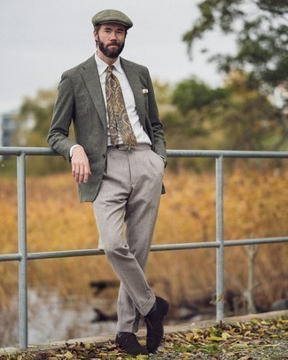 Olive Flat Cap Outfits For Men: If you're in search of an urban yet seriously stylish ensemble, pair an olive plaid wool blazer with an olive flat cap. And if you want to instantly dress up this ensemble with shoes, introduce dark brown suede oxford shoes to the mix.