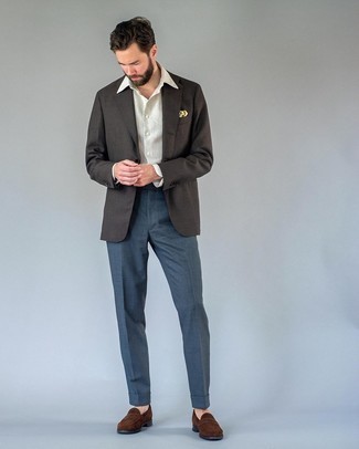 Dark Brown Blazer Outfits For Men: For dapper style with a fashionable spin, reach for a dark brown blazer and navy dress pants. This outfit is complemented nicely with dark brown suede loafers.
