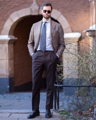 Blue Print Tie Outfits For Men: Solid proof that a brown plaid wool blazer and a blue print tie look amazing when matched together in an elegant outfit for today's gent. Complete this outfit with a pair of dark brown leather loafers for extra fashion points.