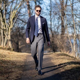 Blue Print Tie Outfits For Men: Consider teaming a navy blazer with a blue print tie if you're aiming for a neat, stylish look. Complete this outfit with navy leather loafers et voila, this getup is complete.