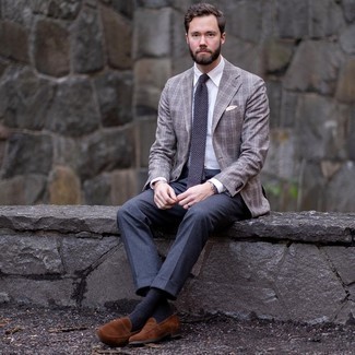 Brown Plaid Wool Blazer Outfits For Men: A brown plaid wool blazer and charcoal wool dress pants make for the ultimate sharp getup. Introduce brown suede loafers to the mix and off you go looking incredible.