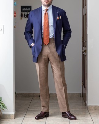 Burgundy Leather Derby Shoes Outfits: Undeniable proof that a navy blazer and khaki dress pants are amazing together in a polished ensemble for a modern man. Our favorite of a countless number of ways to finish off this ensemble is burgundy leather derby shoes.