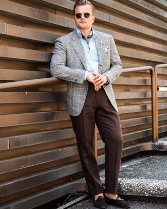 Grey Plaid Blazer Outfits For Men: Reach for a grey plaid blazer and dark brown dress pants if you're aiming for a proper, trendy look. The whole look comes together quite nicely when you finish off with a pair of dark brown suede loafers.