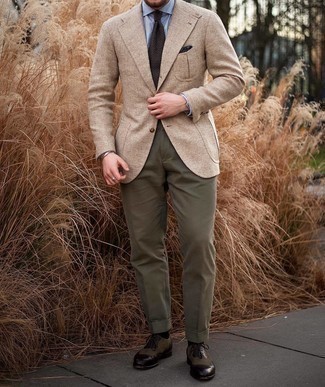 Tan Wool Blazer Outfits For Men: To look modern and classic, rock a tan wool blazer with olive dress pants. Complete this outfit with a pair of dark brown leather oxford shoes and ta-da: your getup is complete.