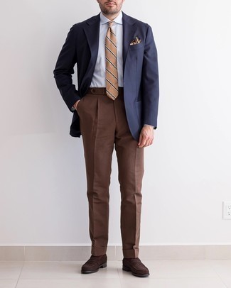 Multi colored Print Pocket Square Outfits: A navy blazer and a multi colored print pocket square are a great combination to integrate into your day-to-day casual arsenal. To give your getup a classier vibe, add dark brown suede loafers to the equation.