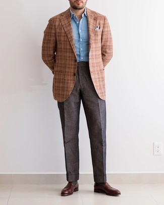 White Print Pocket Square Outfits: Try teaming a brown plaid blazer with a white print pocket square to be both contemporary and functional. For a more refined take, why not complete your outfit with dark brown leather loafers?
