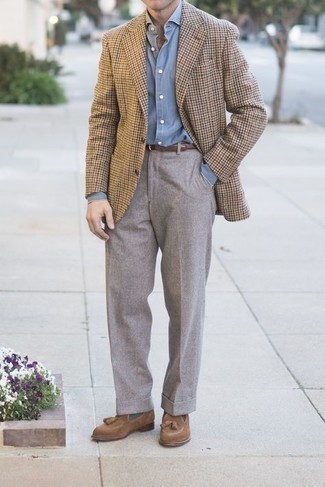 Tan Wool Blazer Outfits For Men: Make a tan wool blazer and grey wool dress pants your outfit choice for extra stylish attire. A pair of brown suede tassel loafers finishes this ensemble very nicely.
