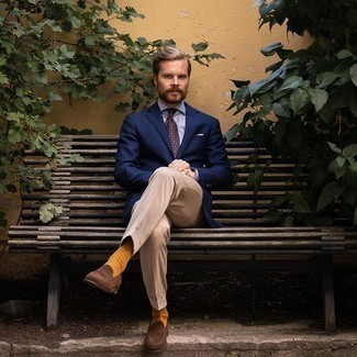 Mustard Socks Warm Weather Outfits For Men: Consider teaming a navy blazer with mustard socks if you wish to look laid-back and cool without putting in too much effort. Serve a little mix-and-match magic by rocking a pair of dark brown suede loafers.