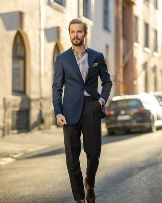 Charcoal Dress Pants Outfits For Men: Undeniable proof that a navy blazer and charcoal dress pants are awesome when worn together in a sophisticated getup for today's gent. The whole getup comes together if you complement this getup with a pair of dark brown leather tassel loafers.