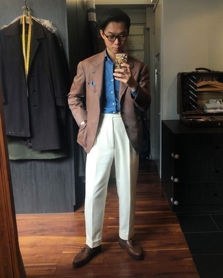 Men's Outfits 2021: This refined combination of a brown vertical striped blazer and white dress pants will cement your styling savvy. Throw dark brown leather boat shoes in the mix to instantly up the wow factor of this ensemble.