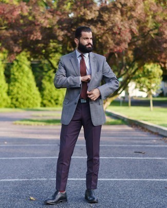 Brown Tie Outfits For Men: A grey check blazer and a brown tie are an elegant ensemble that every modern guy should have in his closet. For maximum style points, introduce black leather oxford shoes to the mix.