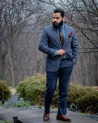 Navy and Green Check Blazer Outfits For Men: A navy and green check blazer and navy dress pants are an elegant look that every modern gent should have in his collection. You know how to infuse an added touch of style into this outfit: dark brown leather oxford shoes.