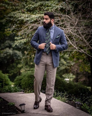 Navy and Green Horizontal Striped Tie Outfits For Men: Combining a navy blazer with a navy and green horizontal striped tie is an amazing choice for a dapper and sophisticated look. A pair of dark brown leather oxford shoes looks perfectly at home here.