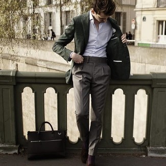 Charcoal Dress Pants Outfits For Men: Channel your inner menswear guru and pair a dark green blazer with charcoal dress pants. Let your styling expertise truly shine by finishing your ensemble with a pair of dark brown suede tassel loafers.
