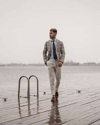 Grey Dress Pants Outfits For Men: A grey plaid blazer and grey dress pants are a wonderful combo that will earn you a ton of attention. The whole look comes together wonderfully if you add a pair of dark brown suede tassel loafers to the equation.