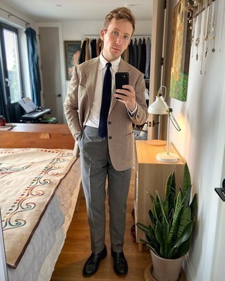 Grey Dress Pants Outfits For Men: You'll be amazed at how easy it is to get dressed this way. Just a brown gingham blazer and grey dress pants. When it comes to footwear, this look pairs brilliantly with black leather loafers.