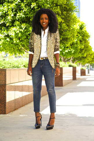 Black Leather Pumps Outfits: A gold sequin blazer and grey jeans are a savvy outfit worth having in your casual wardrobe. For maximum chicness, go for a pair of black leather pumps.
