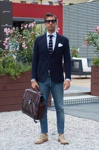 Dark Brown Leather Briefcase Outfits: Go for a simple but at the same time neat and relaxed choice by combining a navy blazer and a dark brown leather briefcase. To give your look a sleeker twist, complete this ensemble with beige canvas derby shoes.