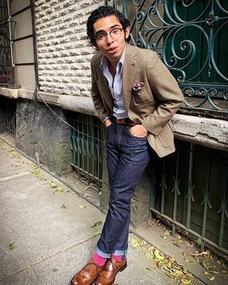 Hot Pink Socks Outfits For Men: Team a tan houndstooth blazer with hot pink socks for a modern casual and fashionable ensemble. And if you want to immediately up the style ante of this look with one single piece, why not introduce a pair of brown leather brogues to the equation?