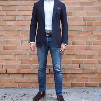Burgundy Pocket Square Smart Casual Outfits: This street style combo of a navy blazer and a burgundy pocket square takes on different nuances according to the way it's styled. If you want to immediately bump up this ensemble with footwear, why not throw a pair of dark brown suede loafers into the mix?