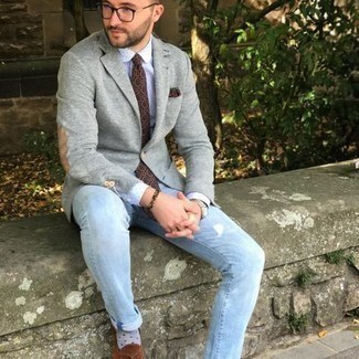 White and Navy Print Dress Shirt Outfits For Men: A white and navy print dress shirt and light blue ripped jeans are styled to perfection in this outfit. Brown suede tassel loafers will put a classier spin on an otherwise simple outfit.