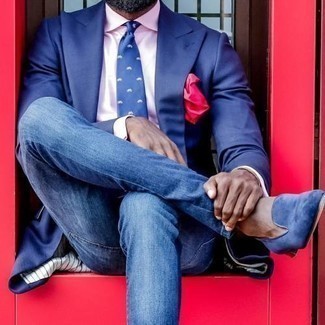 Hot Pink Pocket Square Outfits: Marry a navy blazer with a hot pink pocket square for relaxed dressing with an urban take. Why not take a classic approach with shoes and introduce navy velvet loafers to the equation?