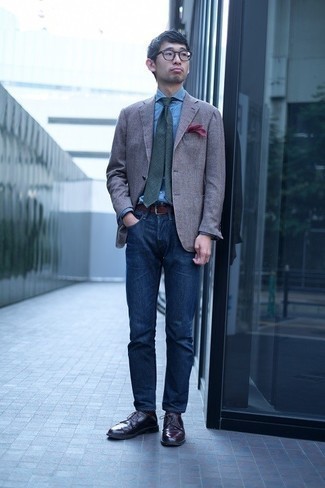 Grey Blazer Warm Weather Outfits For Men: This combination of a grey blazer and navy jeans looks considered and immediately makes you look seriously stylish. Serve a little outfit-mixing magic by rocking a pair of burgundy leather derby shoes.