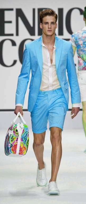 Light Blue Blazer Outfits For Men: This smart pairing of a light blue blazer and aquamarine shorts is capable of taking on different forms depending on the way you style it. Bring a different twist to your ensemble with a pair of white leather oxford shoes.