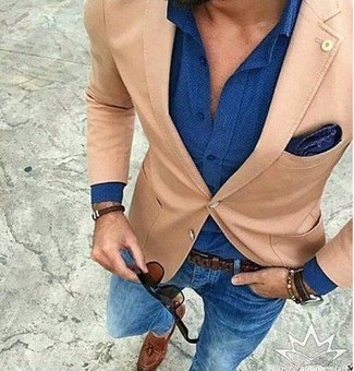Navy Skinny Jeans Smart Casual Outfits For Men: To put together an off-duty outfit with a contemporary spin, make a tan blazer and navy skinny jeans your outfit choice. Dress up this ensemble with brown leather tassel loafers.