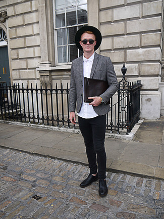 Dark Green Hat Outfits For Men: For a casual getup without the need to sacrifice on functionality, we like this combination of a charcoal wool blazer and a dark green hat. Black leather oxford shoes will inject a hint of sophistication into an otherwise standard outfit.