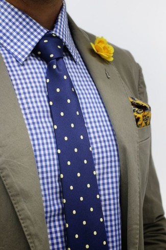 Blue Polka Dot Tie Outfits For Men: This ensemble proves it is totally worth investing in such elegant menswear items as an olive cotton blazer and a blue polka dot tie.