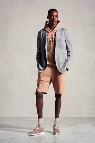Tan Athletic Shoes Outfits For Men: A grey blazer and tan sports shorts are among the fundamental pieces in any modern man's versatile off-duty closet. Add a carefree touch to this outfit by rocking tan athletic shoes.