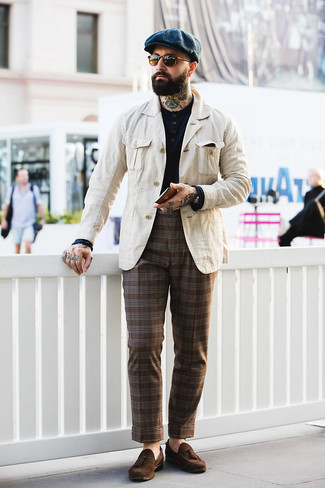 Brown Plaid Chinos Outfits: A beige cotton blazer and brown plaid chinos are the kind of a no-brainer look that you need when you have zero time. To give your getup a smarter twist, why not complement this look with a pair of dark brown suede tassel loafers?