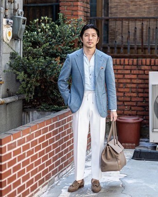 Light Blue Blazer Outfits For Men: Parade your style game by wearing a light blue blazer and white chinos. Wondering how to finish off this outfit? Wear a pair of brown suede tassel loafers to boost the classy factor.
