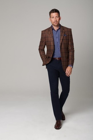 Brown Jacket with Blue Shirt Smart Casual Summer Outfits For Men: For an effortlessly classy look, try teaming a brown jacket with a blue shirt — these pieces work nicely together. Want to dress it up when it comes to footwear? Make burgundy leather oxford shoes your footwear choice. This getup is a winning option if you're on the lookout for a great, summer-friendly getup.