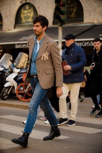 Print Blazer Outfits For Men: If you enjoy a more relaxed approach to fashion, why not go for a print blazer and blue jeans? You could perhaps get a bit experimental with footwear and lift up your look by finishing with a pair of black leather casual boots.