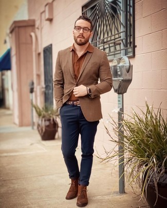 Tobacco Check Blazer Outfits For Men: Such essentials as a tobacco check blazer and navy chinos are an easy way to infuse some class into your casual wardrobe. A pair of brown suede desert boots is a goofproof footwear style that's also full of personality.