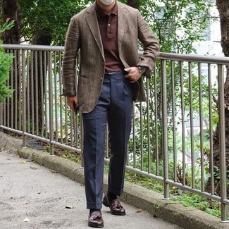 Dark Brown Polo Outfits For Men: Demonstrate your elegant self in a dark brown polo and navy dress pants. If you want to break out of the mold a little, complete this look with dark brown leather tassel loafers.
