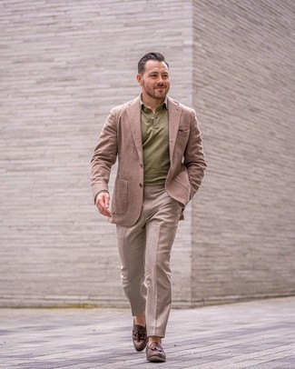 Tan Wool Blazer Outfits For Men: When it comes to high-octane sophistication, this combo of a tan wool blazer and beige dress pants doesn't disappoint. A pair of dark brown woven leather tassel loafers looks great finishing this ensemble.