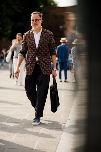Charcoal Canvas Low Top Sneakers Outfits For Men: Wear a dark brown print blazer with black chinos for a classic ensemble. For something more on the daring side to complete your outfit, complete your look with charcoal canvas low top sneakers.