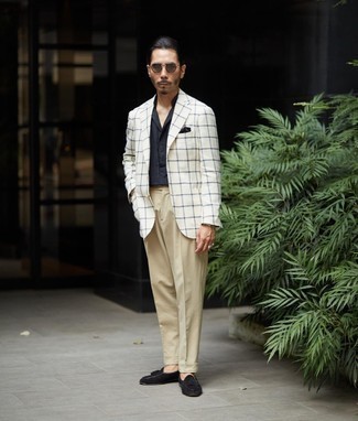 Beige Dress Pants Outfits For Men: This outfit proves it pays to invest in such timeless menswear pieces as a white check blazer and beige dress pants. If you're on the fence about how to finish, introduce a pair of black suede tassel loafers to the equation.