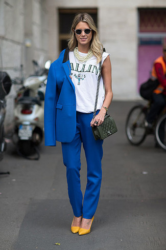 Dark Green Leather Crossbody Bag Outfits: A blue blazer and a dark green leather crossbody bag are definitely worth adding to your list of must-have casual styles. You can get a bit experimental with footwear and smarten up this ensemble by wearing a pair of mustard leather pumps.