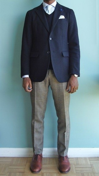 Grey Plaid Dress Pants Outfits For Men: Team a navy blazer with grey plaid dress pants to look like a complete gent. Serve a little mix-and-match magic by rocking brown leather oxford shoes.