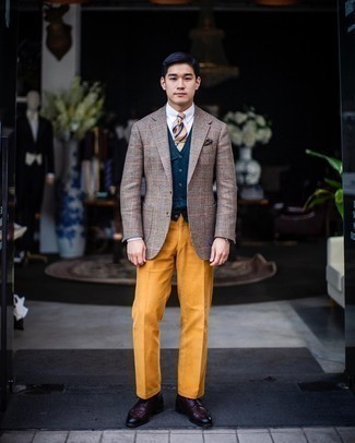 Tobacco Corduroy Chinos Outfits: Pairing a brown houndstooth wool blazer and tobacco corduroy chinos is a guaranteed way to inject your wardrobe with some masculine refinement. Complement your look with a pair of burgundy leather derby shoes to avoid looking too casual.