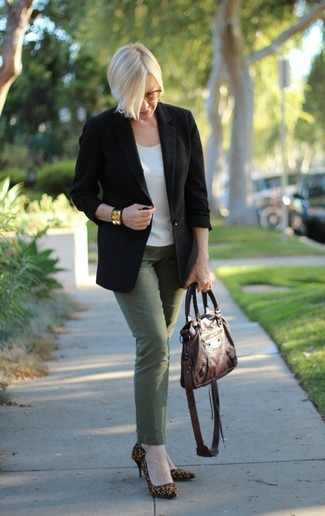 Tan Leopard Suede Pumps Outfits: Why not marry a black blazer with olive chinos? As well as super practical, these items look fabulous when matched together. Add an added dose of chic to your ensemble by wearing a pair of tan leopard suede pumps.