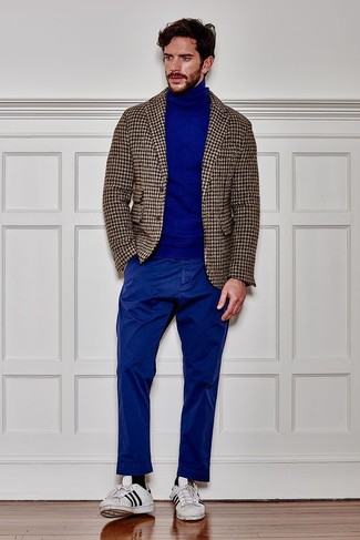 Men's Beige Houndstooth Wool Blazer, Blue Turtleneck, Blue Chinos, White and Black Leather Low Top Sneakers